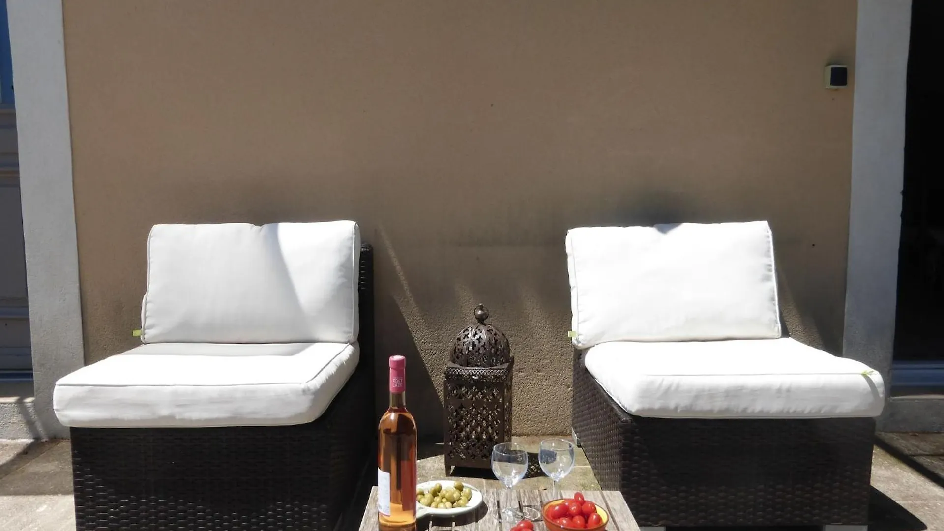 Pretty Holiday Home With Shared Pool, L'Isle-Sur-La-Sorgue